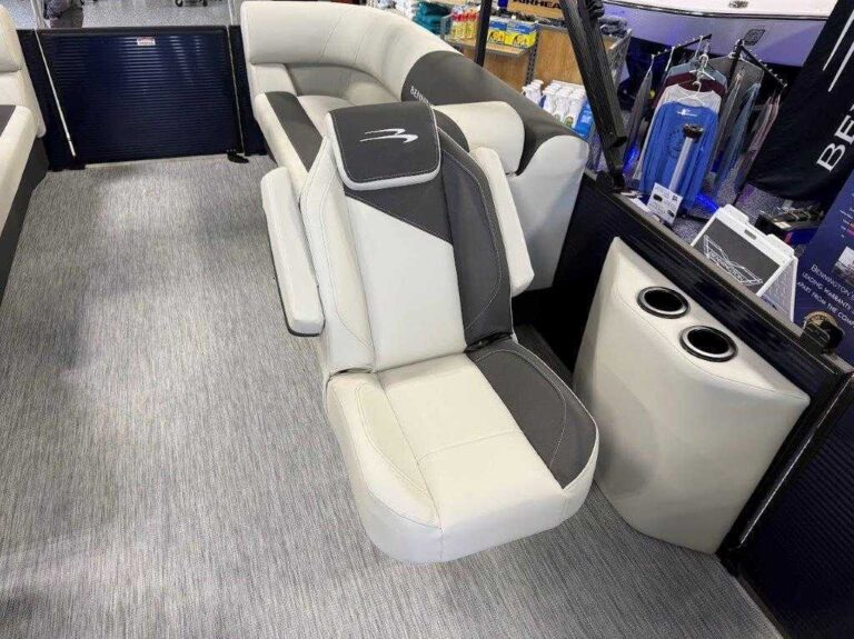 2026 Bennington 22SSR - SPS - SPECIAL PACKAGE US-ETWS9036J526 [photo 7]